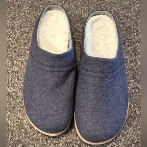 Brand new, never worn Merrell Cozy Blue Wool Slippers. Size 6.5